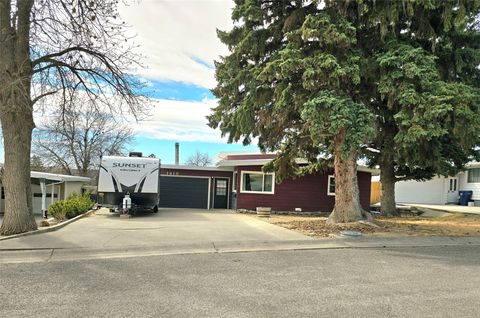 Photo of 1416 Avenue B NW, Great Falls, MT 59404 (MLS # 30066066)
