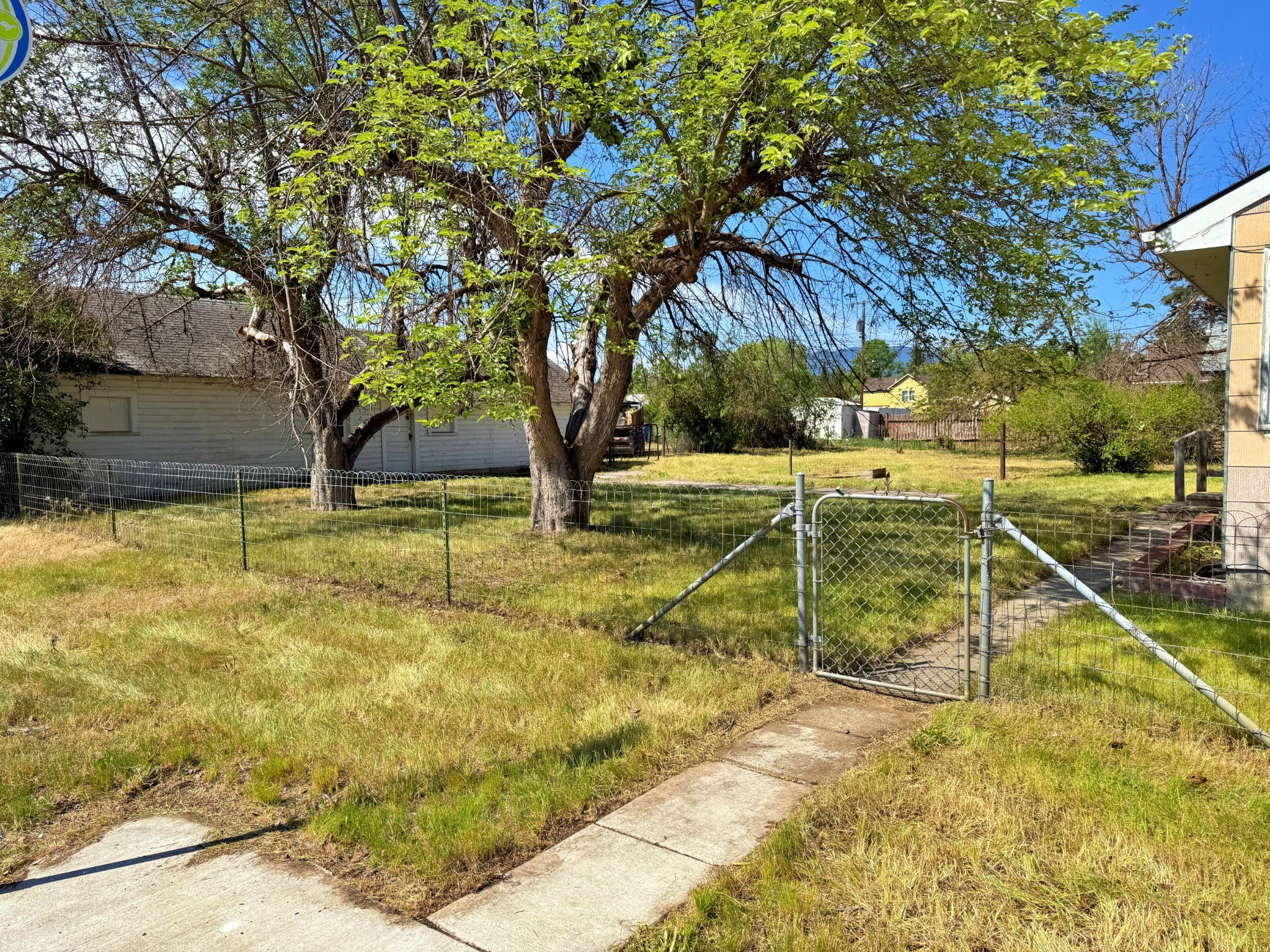 2001 S 10th Street W