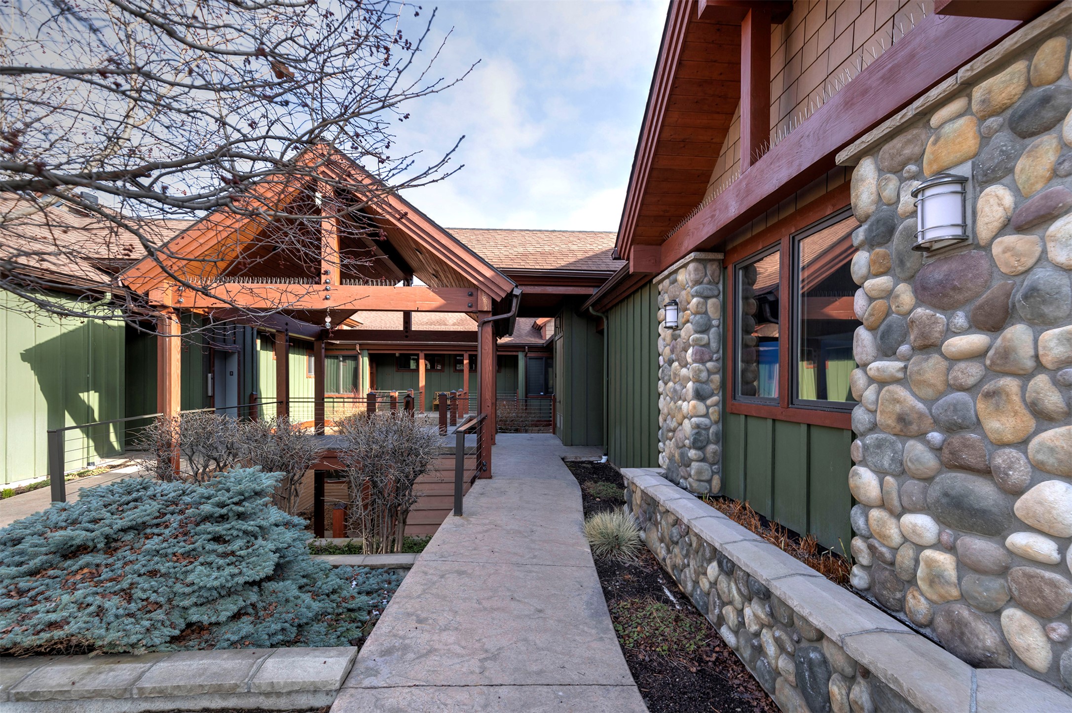602 6th Street W