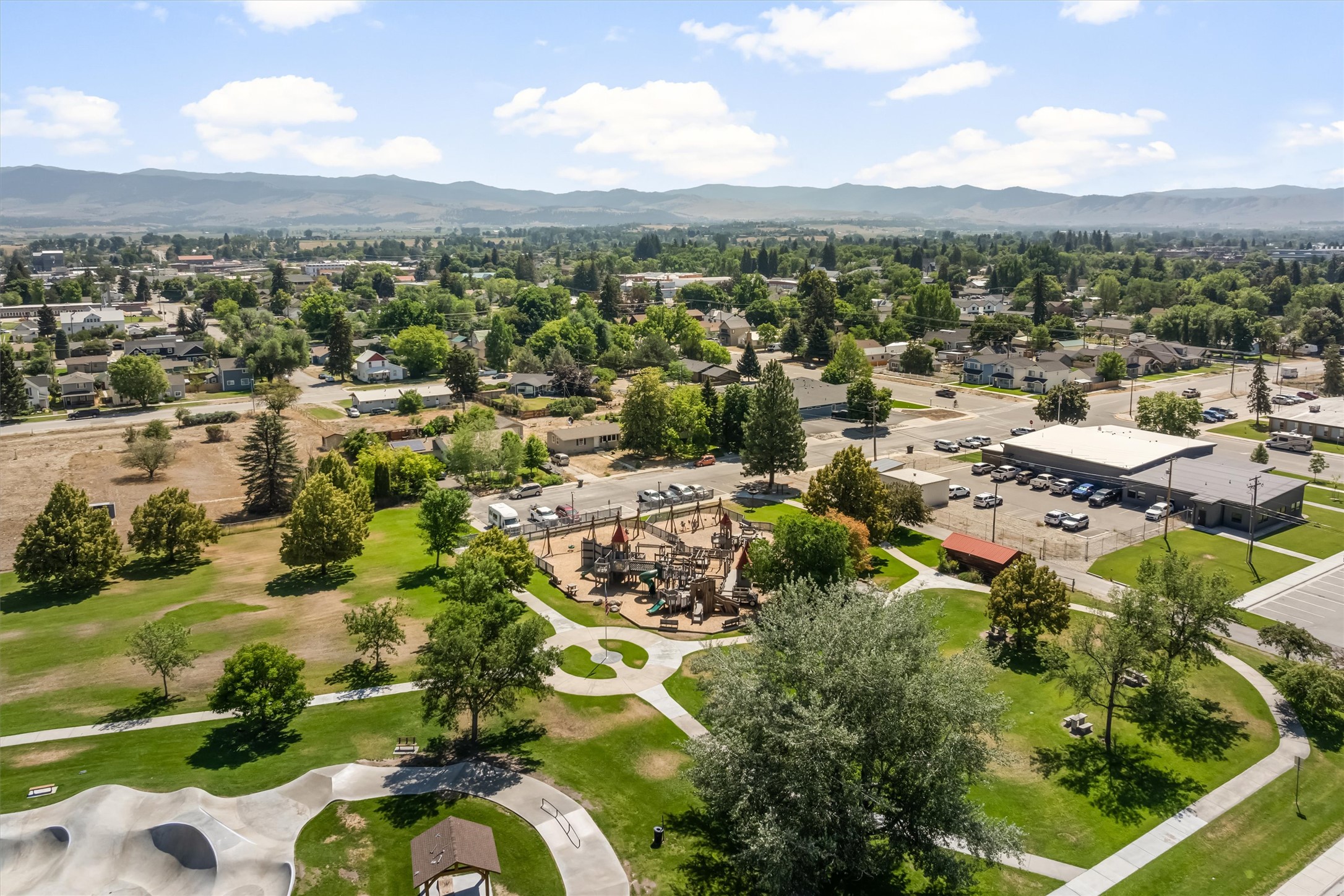 Hamilton, Montana 59840, United States, 2 Bedrooms Bedrooms, ,1 BathroomBathrooms,Residential,Active,180014