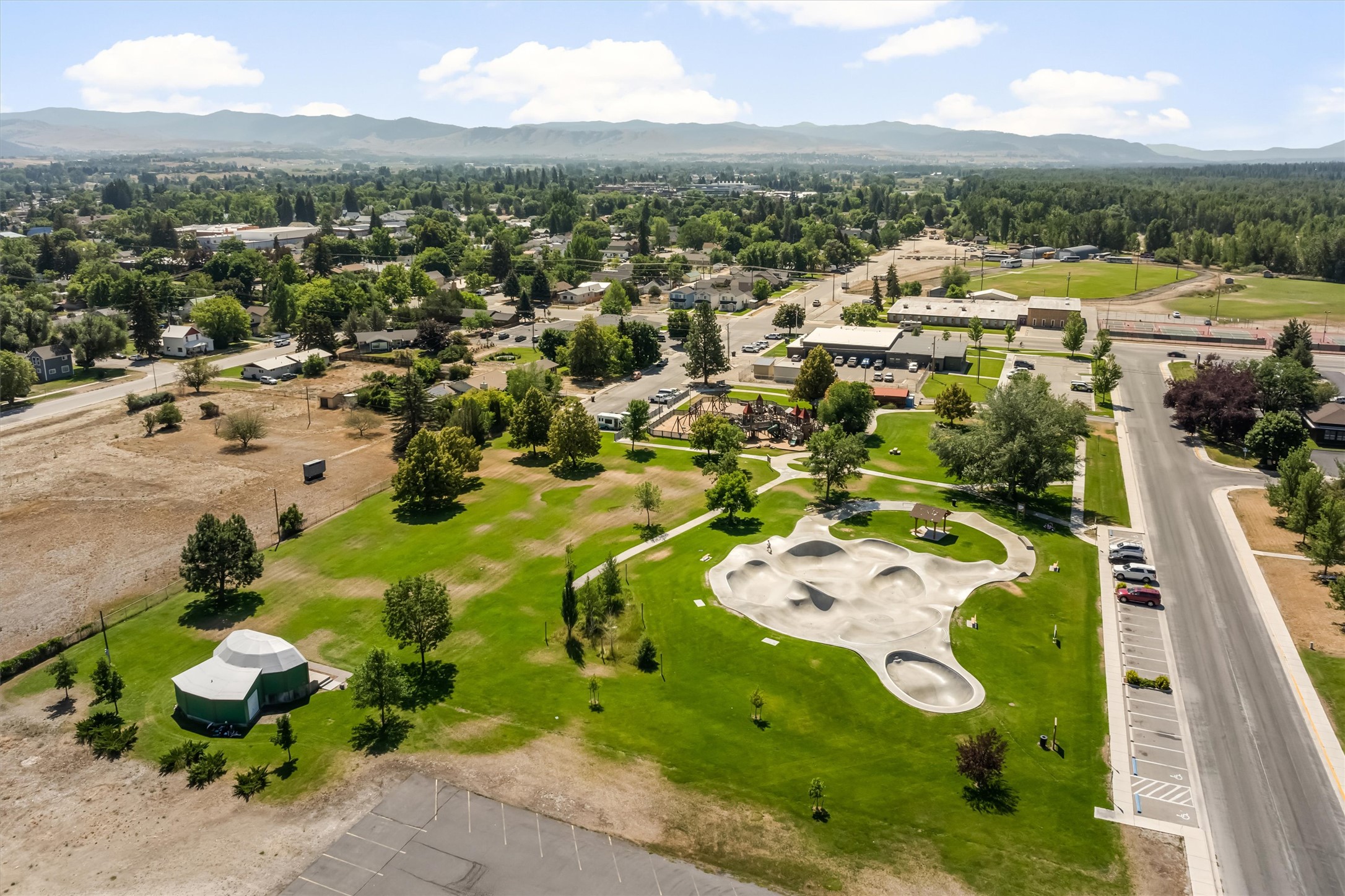 Hamilton, Montana 59840, United States, 2 Bedrooms Bedrooms, ,1 BathroomBathrooms,Residential,Active,180014