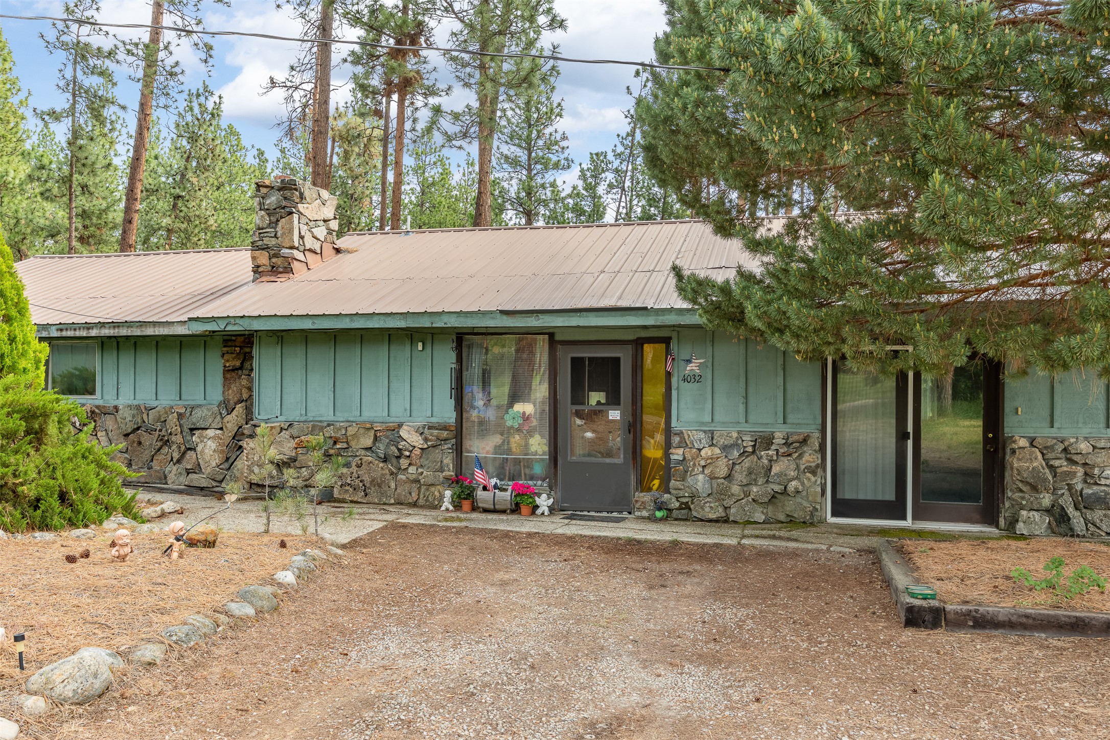 4030 Larkspur Lane
