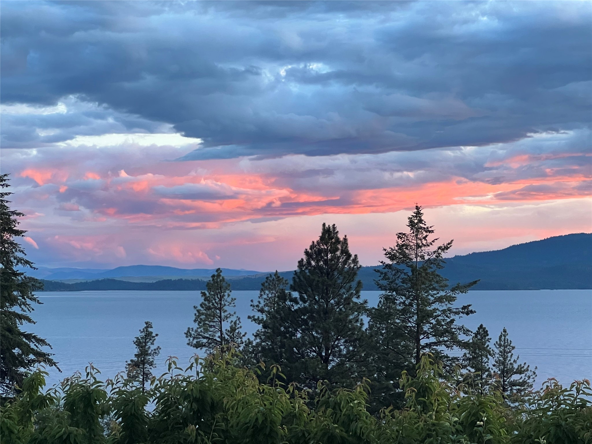 Bigfork, Montana 59911, United States, 3 Bedrooms Bedrooms, ,2 BathroomsBathrooms,Residential,Pending,190759