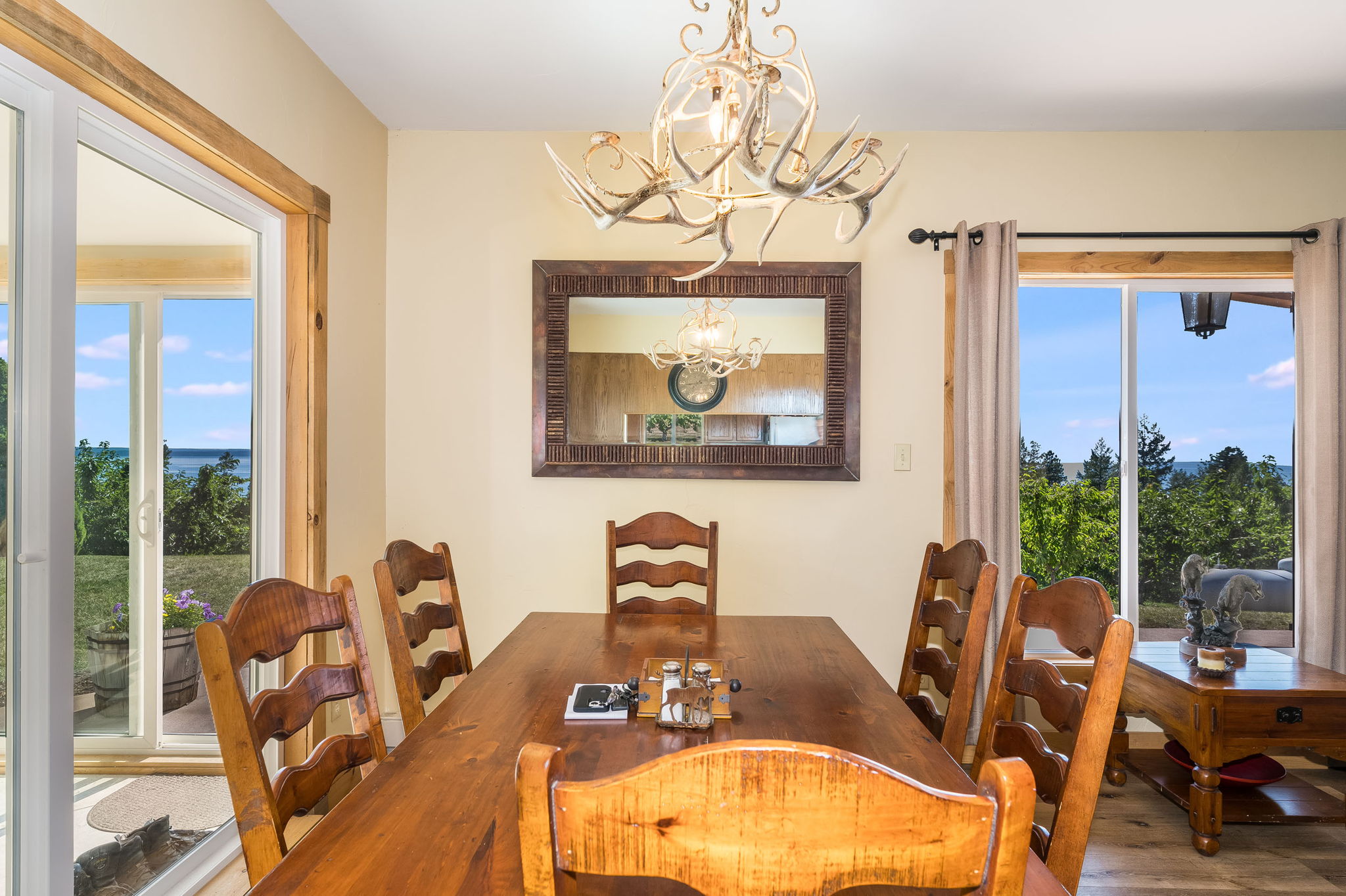 Bigfork, Montana 59911, United States, 3 Bedrooms Bedrooms, ,2 BathroomsBathrooms,Residential,Pending,190759