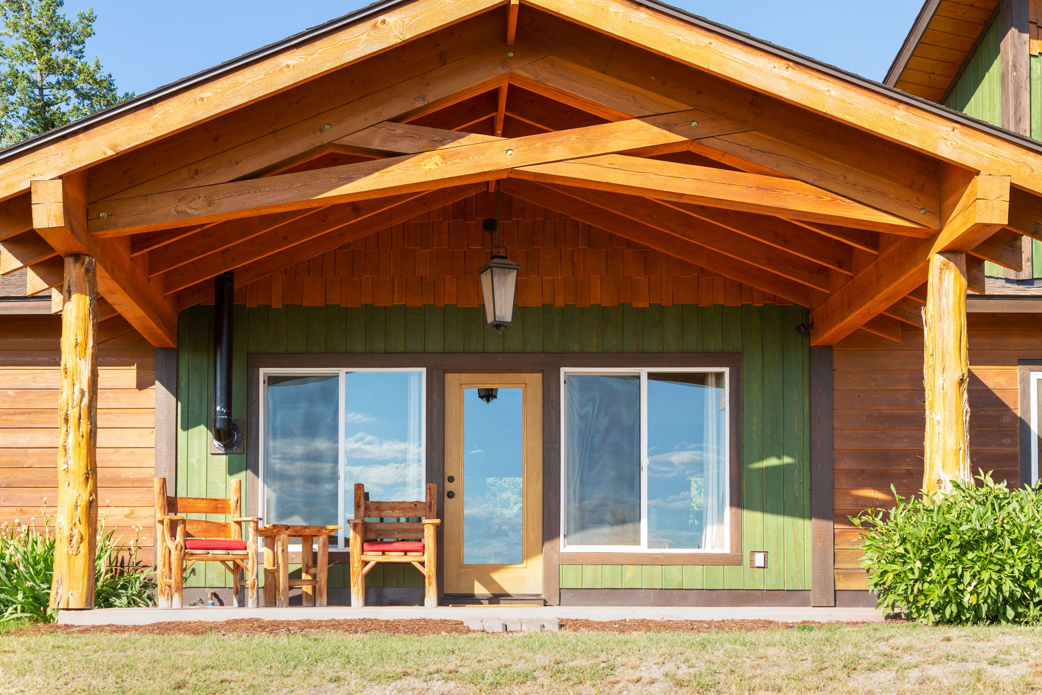 Bigfork, Montana 59911, United States, 3 Bedrooms Bedrooms, ,2 BathroomsBathrooms,Residential,Pending,190759