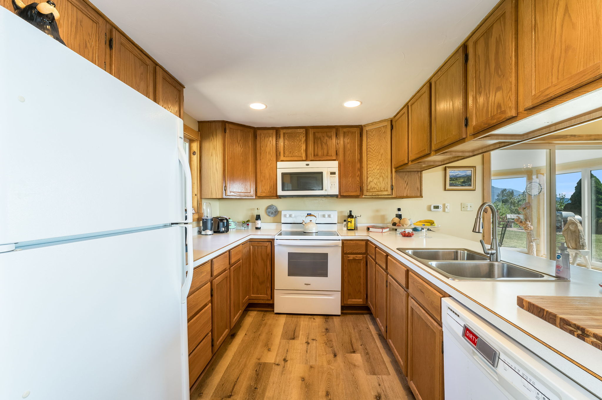 Bigfork, Montana 59911, United States, 3 Bedrooms Bedrooms, ,2 BathroomsBathrooms,Residential,Pending,190759