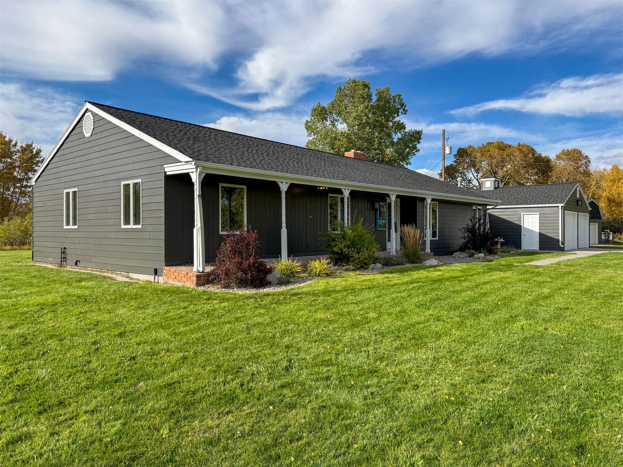 232 9th Avenue SW