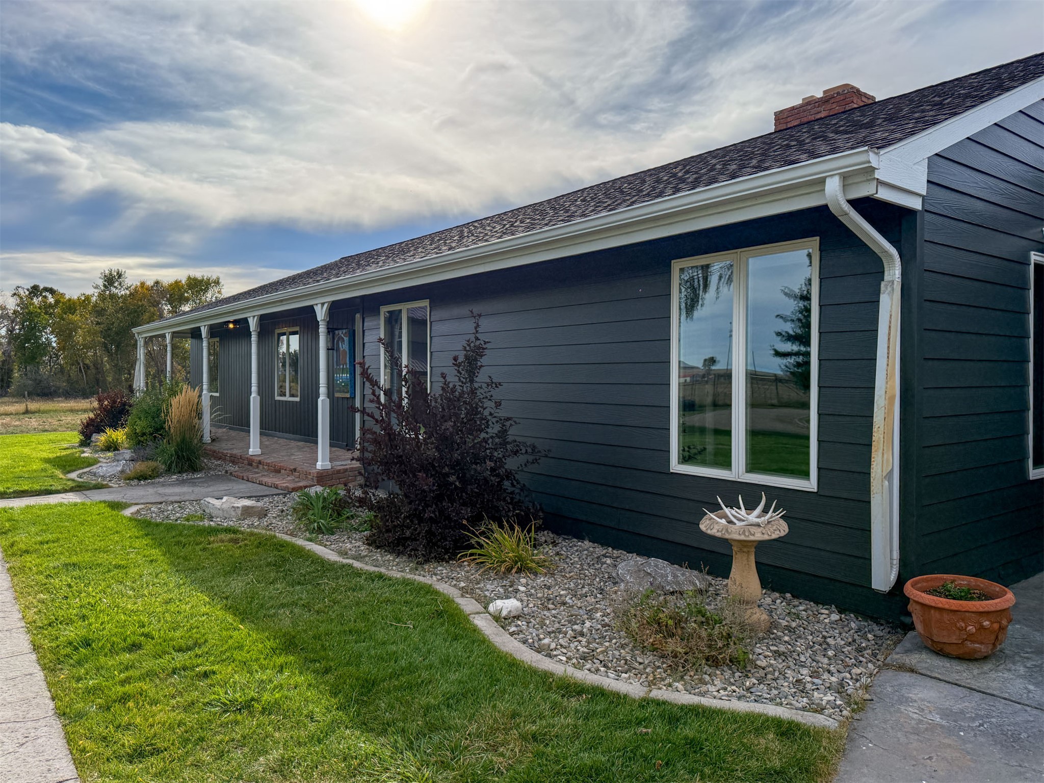 232 9th Avenue SW