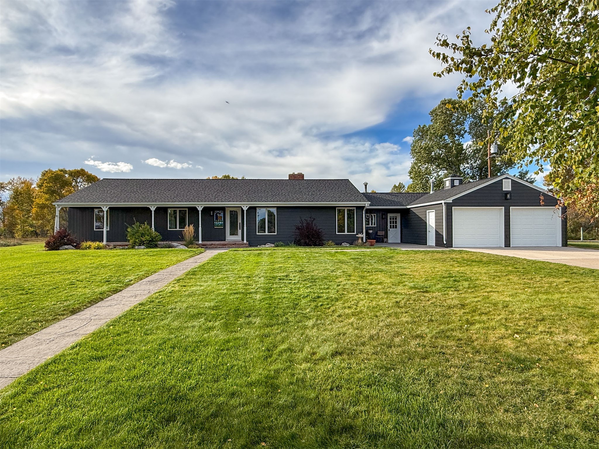 232 9th Avenue SW
