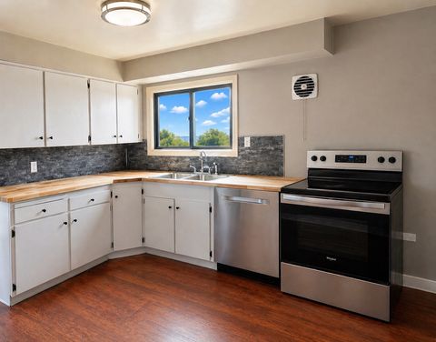 Tiny photo for 2017 S Wyoming Street, Butte, MT 59701 (MLS # 30069584)