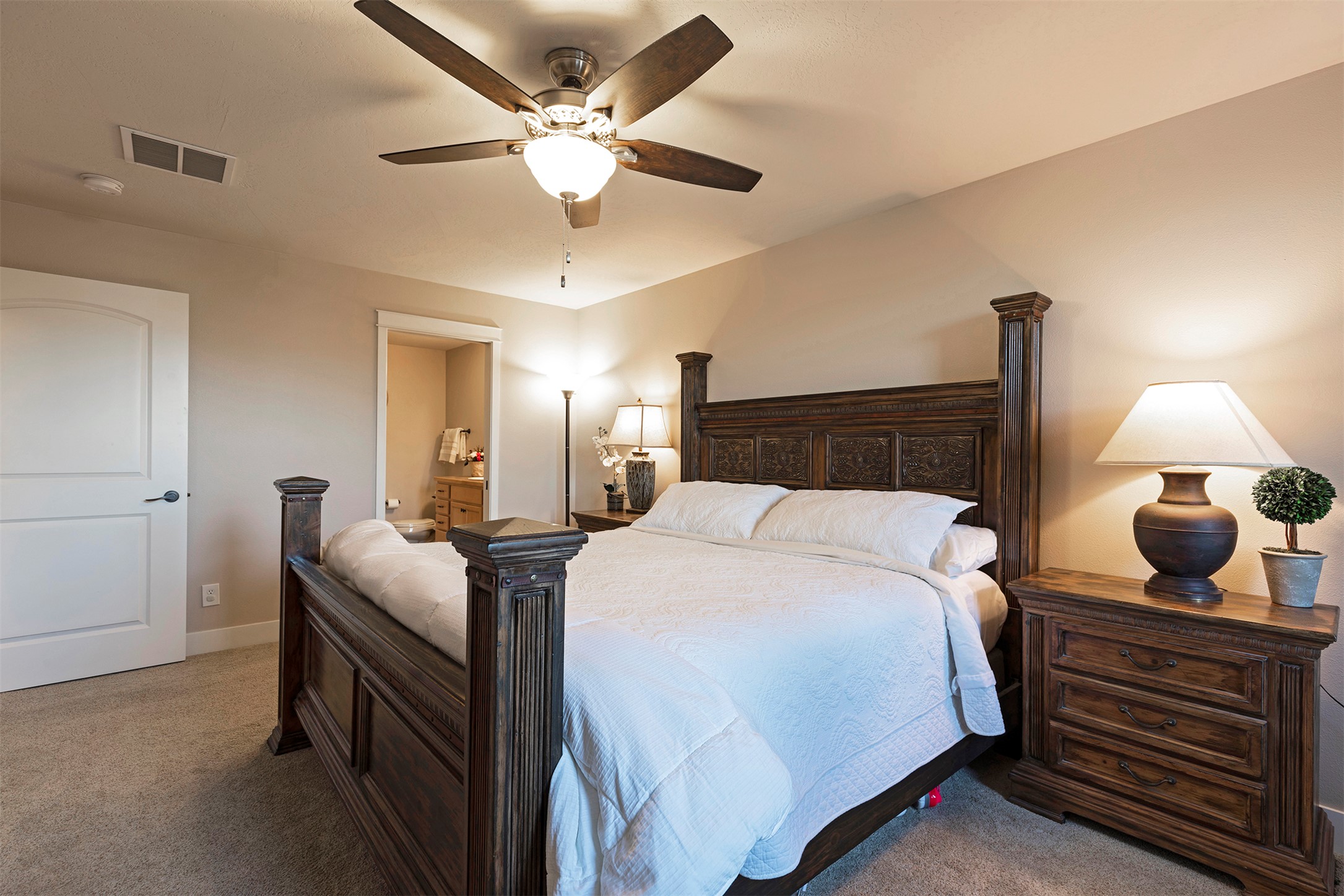 Missoula, Montana 59808, United States, 2 Bedrooms Bedrooms, ,3 BathroomsBathrooms,Residential,Active,80767