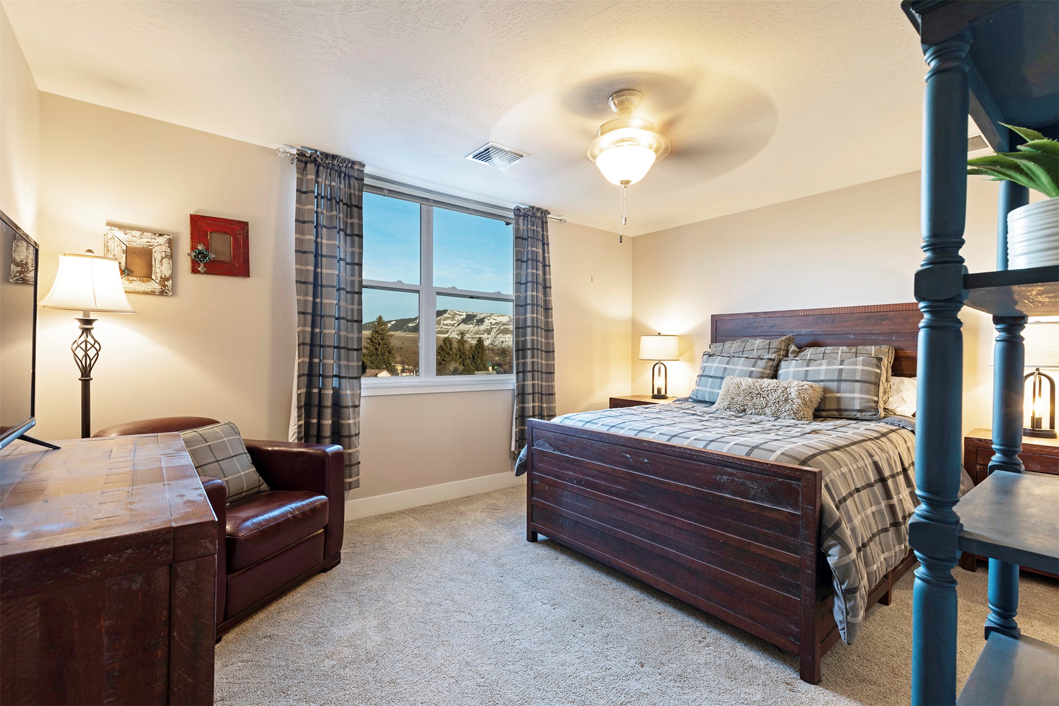 Missoula, Montana 59808, United States, 2 Bedrooms Bedrooms, ,3 BathroomsBathrooms,Residential,Active,80767