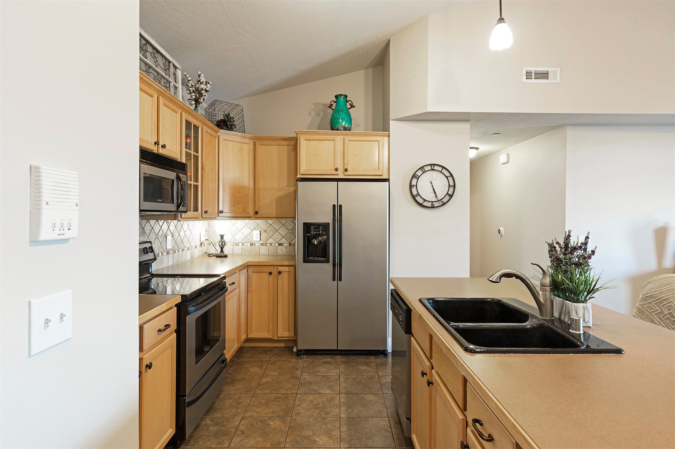 Missoula, Montana 59808, United States, 2 Bedrooms Bedrooms, ,3 BathroomsBathrooms,Residential,Active,80767