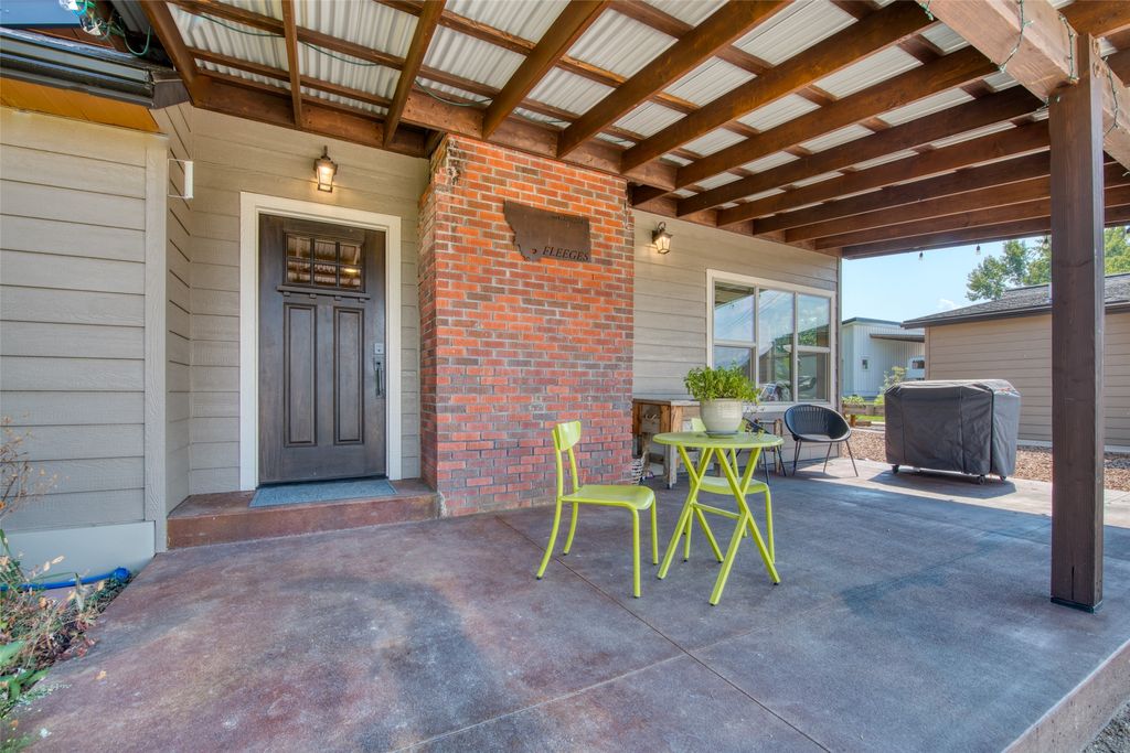 Photo of 807 Honey House Lane, Corvallis, MT 59828 (MLS # 30056849)