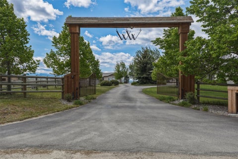 Photo of 460 Windwalker Trail, Stevensville, MT 59870 (MLS # 30066024)