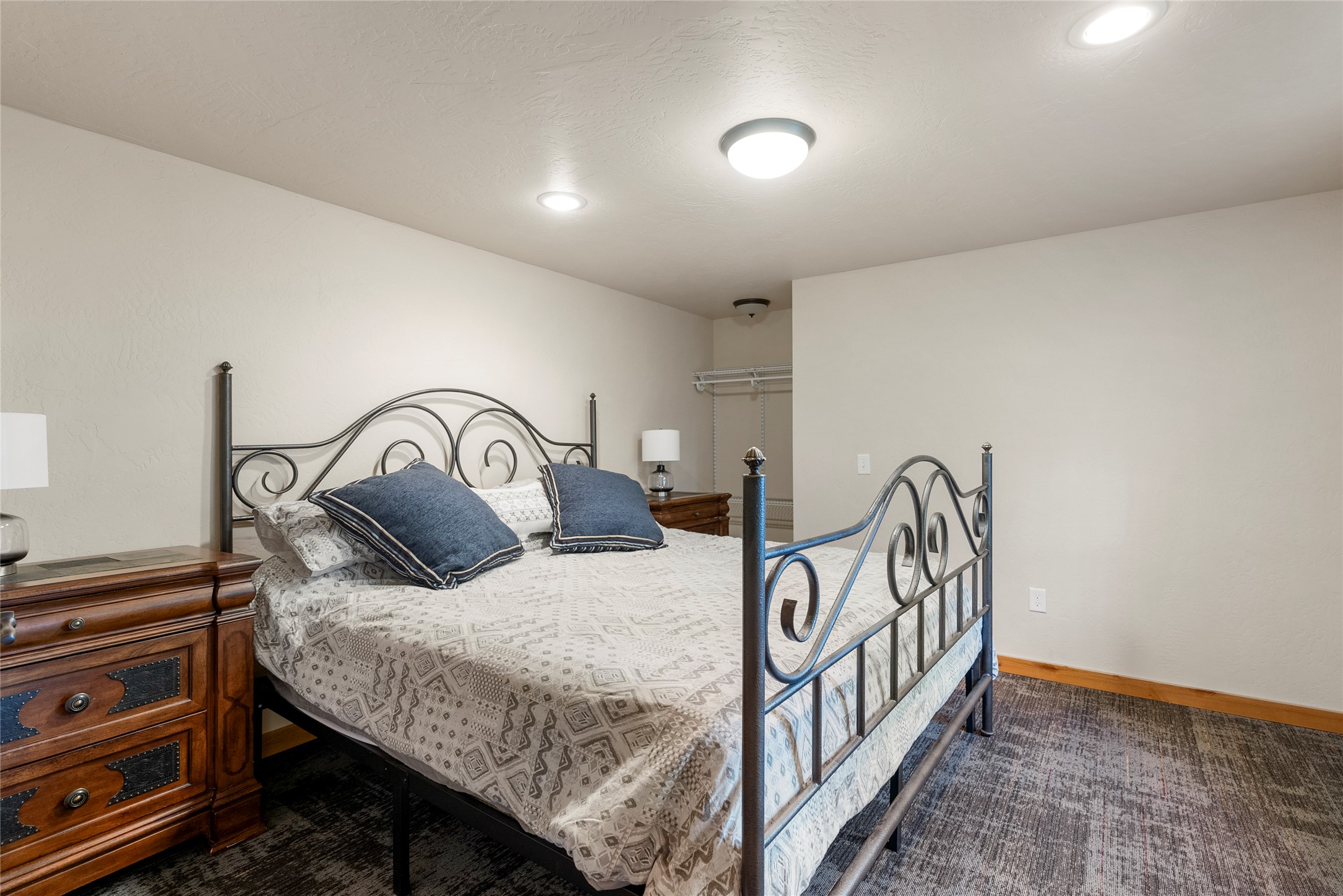 Missoula, Montana 59804, United States, 6 Bedrooms Bedrooms, ,4 BathroomsBathrooms,Residential,Active,160486