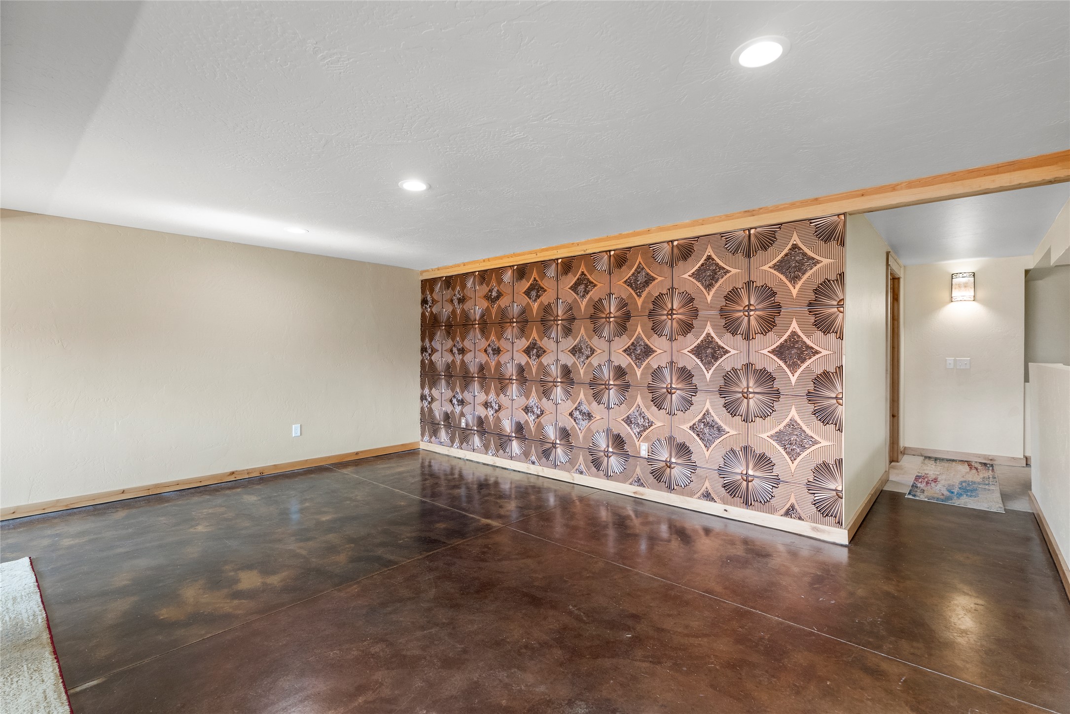 Missoula, Montana 59804, United States, 6 Bedrooms Bedrooms, ,4 BathroomsBathrooms,Residential,Active,160486