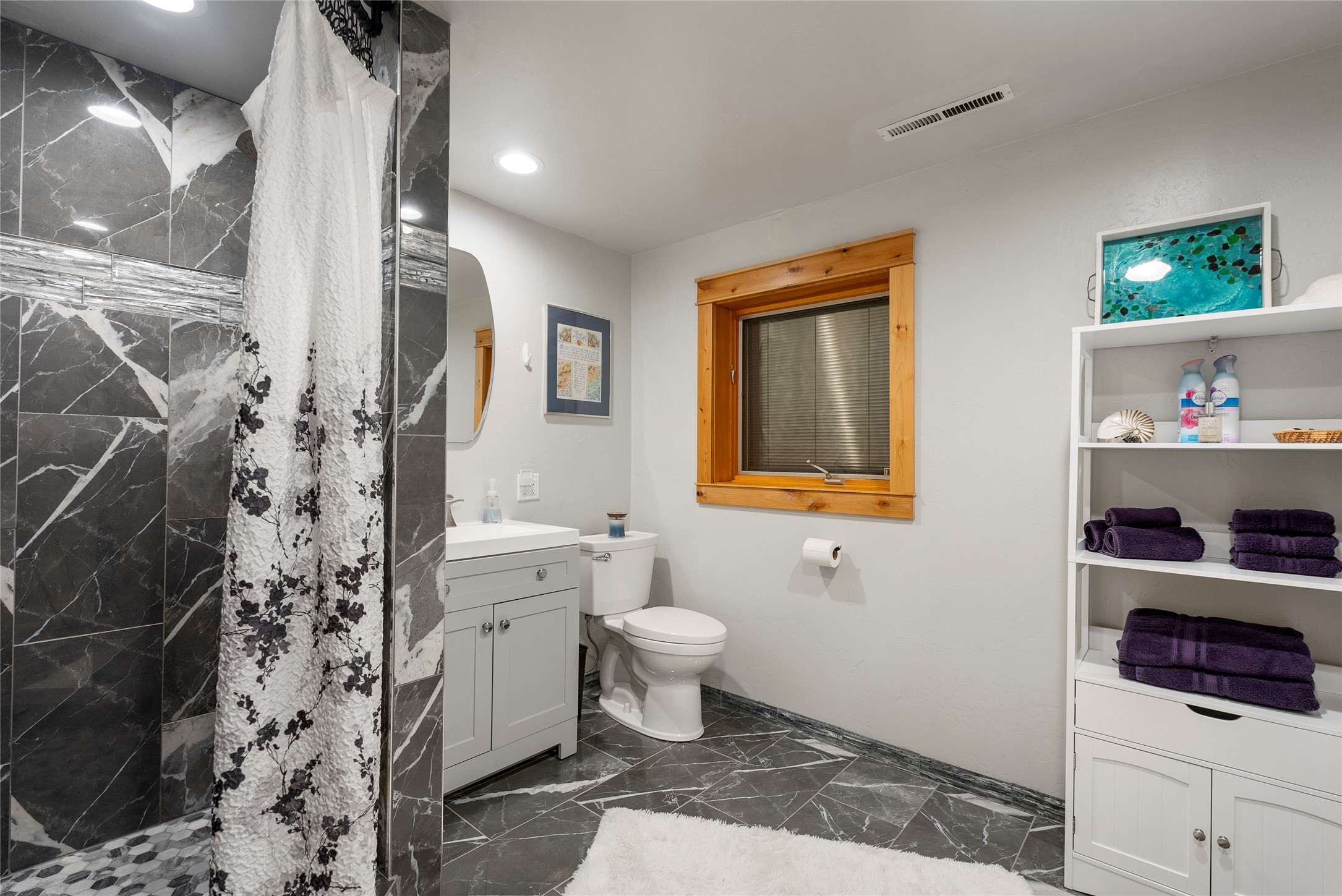 Missoula, Montana 59804, United States, 6 Bedrooms Bedrooms, ,4 BathroomsBathrooms,Residential,Active,160486