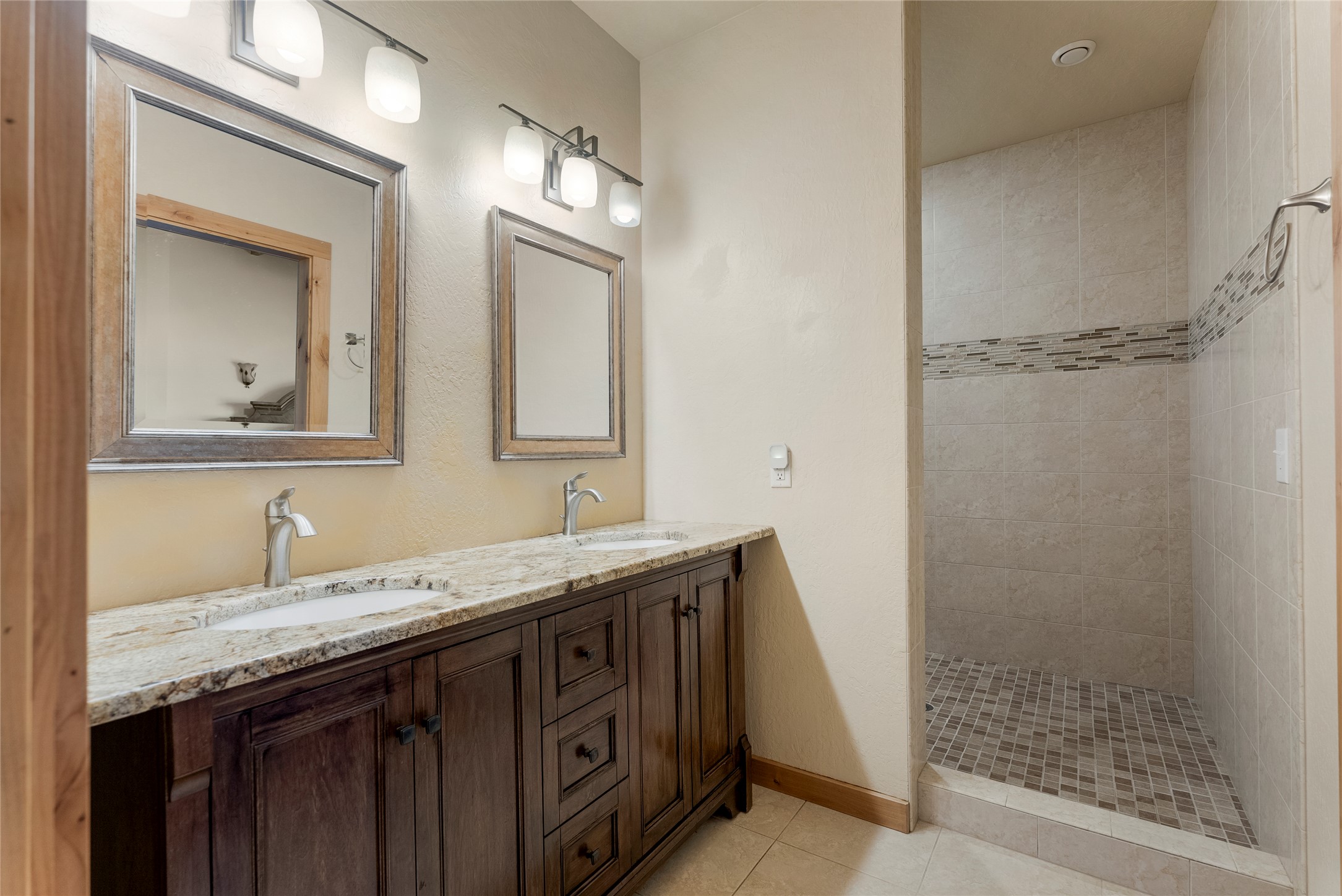 Missoula, Montana 59804, United States, 6 Bedrooms Bedrooms, ,4 BathroomsBathrooms,Residential,Active,160486