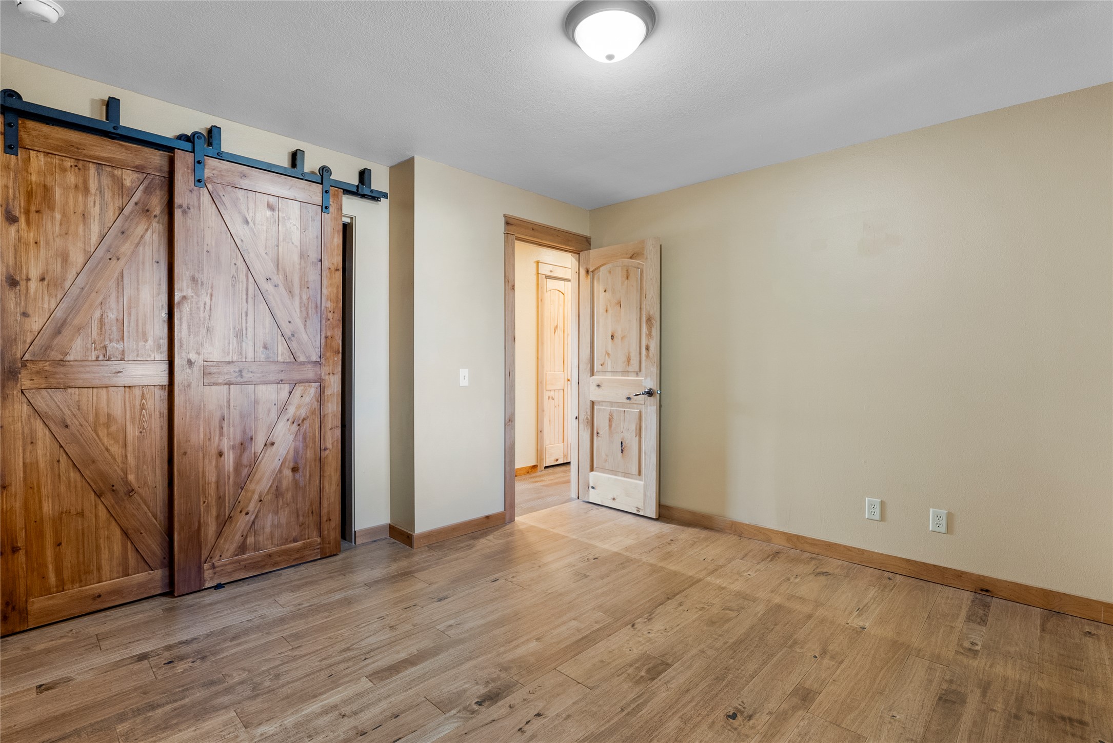 Missoula, Montana 59804, United States, 6 Bedrooms Bedrooms, ,4 BathroomsBathrooms,Residential,Active,160486