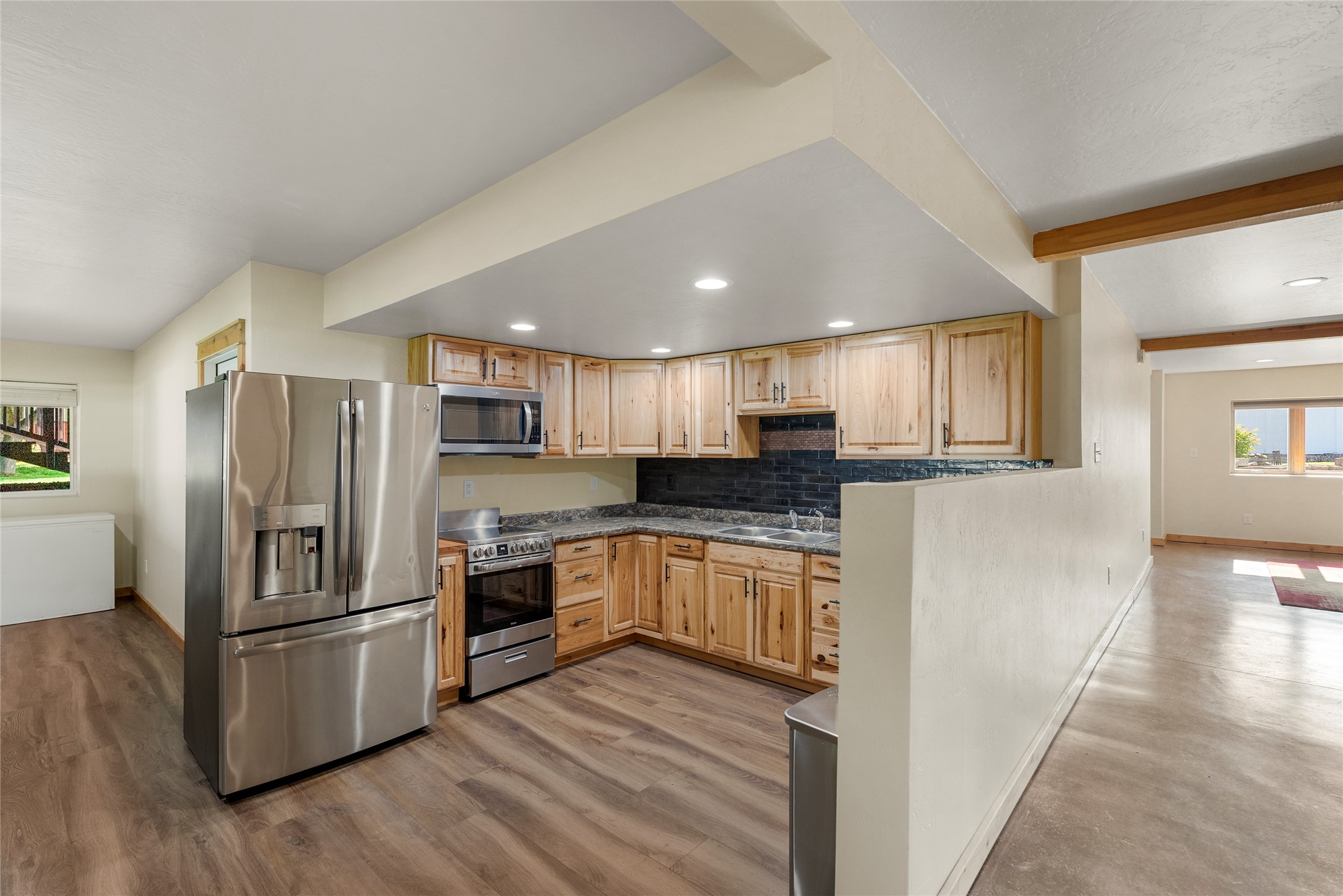 Missoula, Montana 59804, United States, 6 Bedrooms Bedrooms, ,4 BathroomsBathrooms,Residential,Active,160486