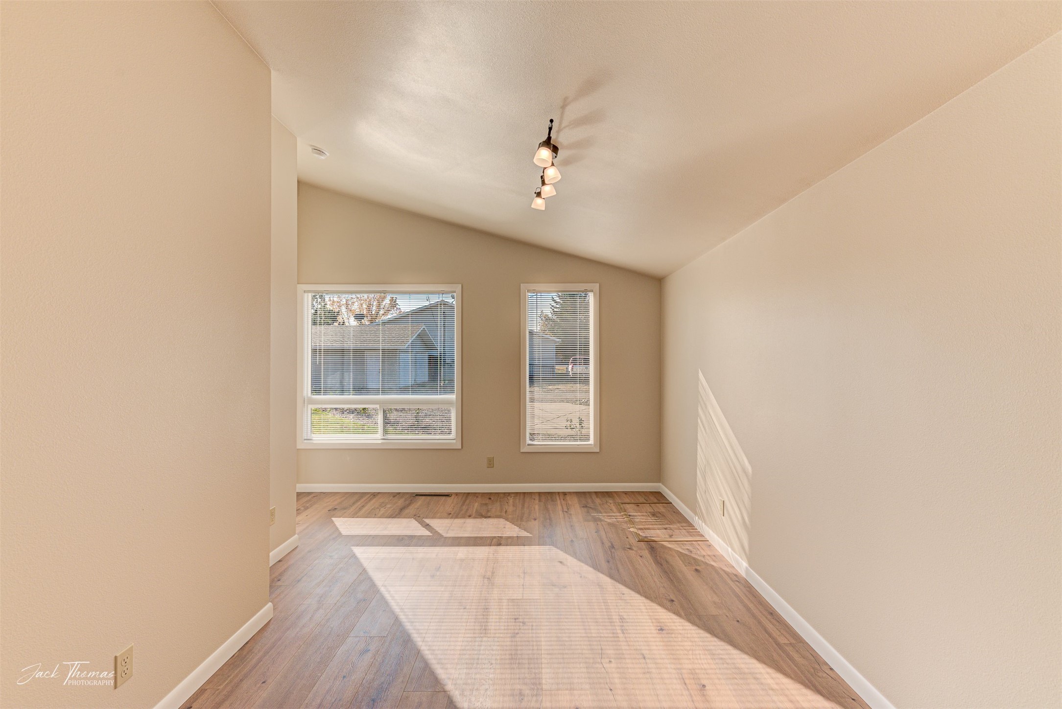 East Helena, Montana 59635, United States, 3 Bedrooms Bedrooms, ,2 BathroomsBathrooms,Residential,Pending,38218