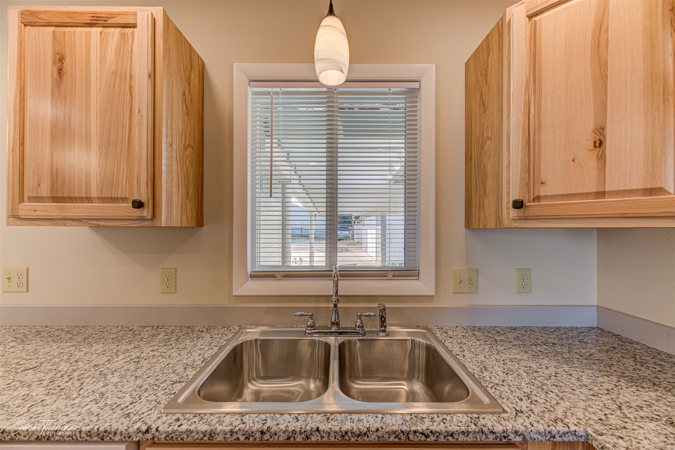 East Helena, Montana 59635, United States, 3 Bedrooms Bedrooms, ,2 BathroomsBathrooms,Residential,Pending,38218