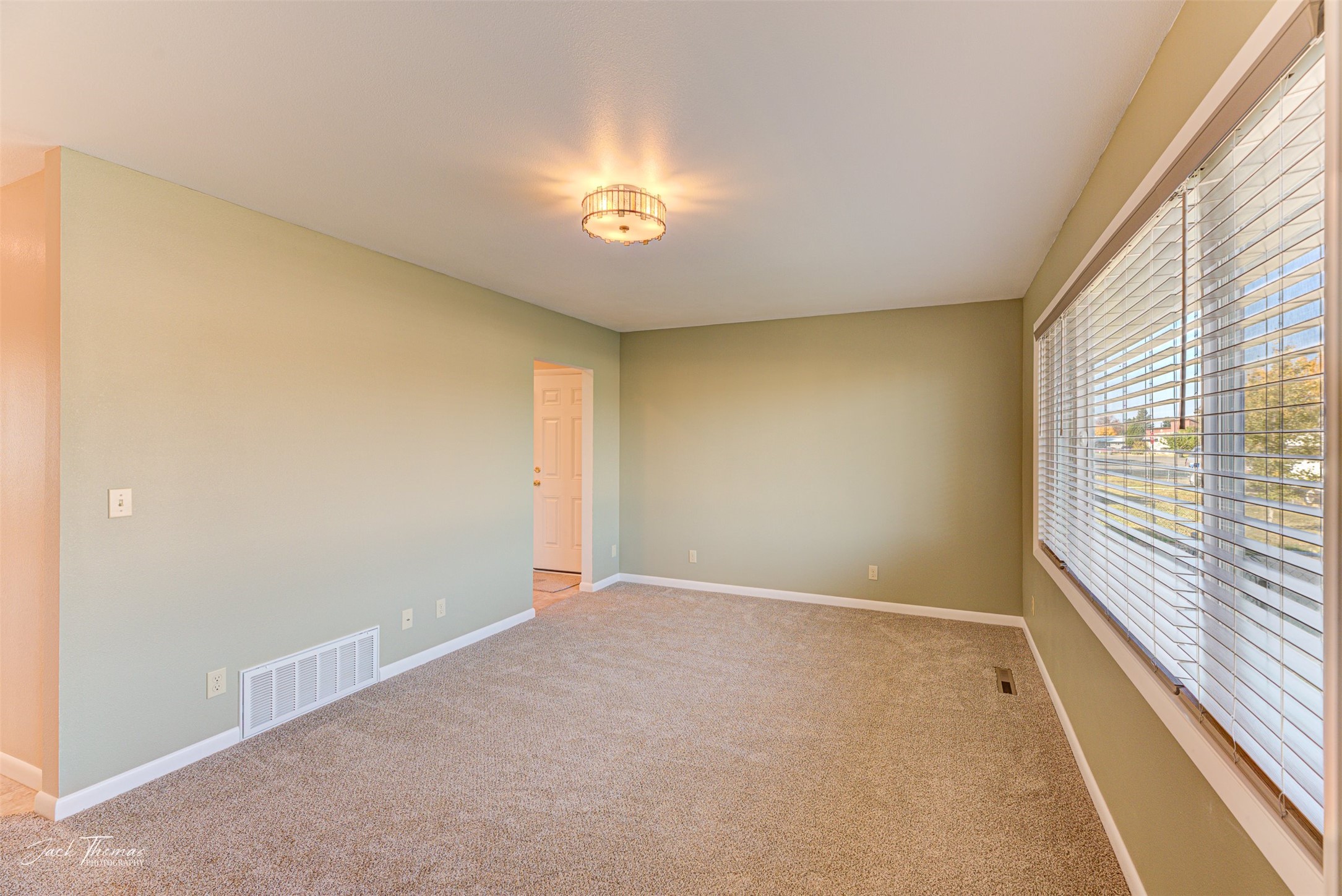 East Helena, Montana 59635, United States, 3 Bedrooms Bedrooms, ,2 BathroomsBathrooms,Residential,Pending,38218