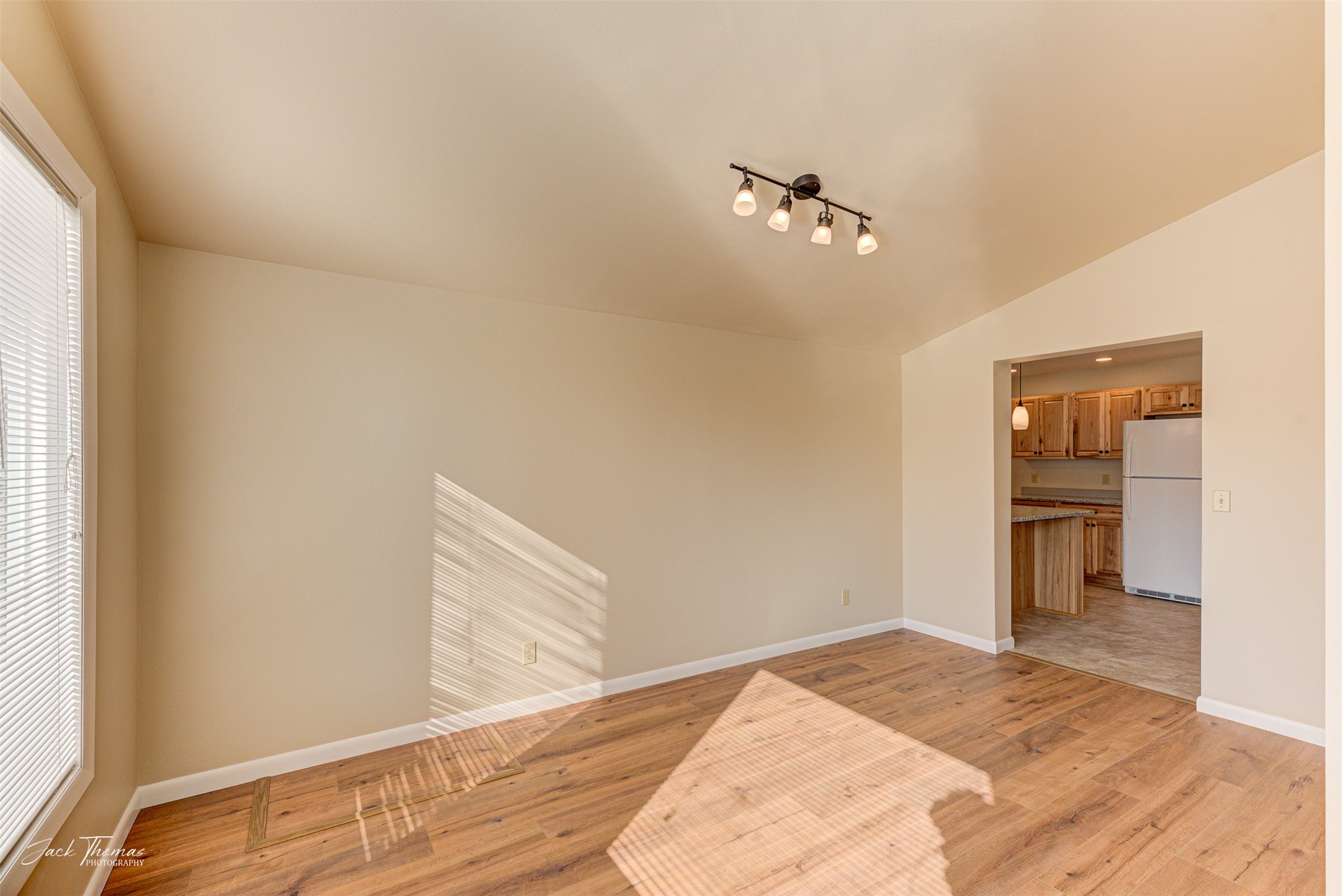 East Helena, Montana 59635, United States, 3 Bedrooms Bedrooms, ,2 BathroomsBathrooms,Residential,Pending,38218