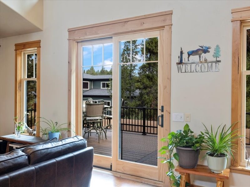 West Yellowstone, Montana 59758, United States, 6 Bedrooms Bedrooms, ,4 BathroomsBathrooms,Residential,Active,49804