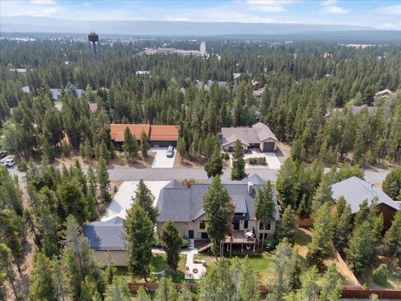 West Yellowstone, Montana 59758, United States, 6 Bedrooms Bedrooms, ,4 BathroomsBathrooms,Residential,Active,49804