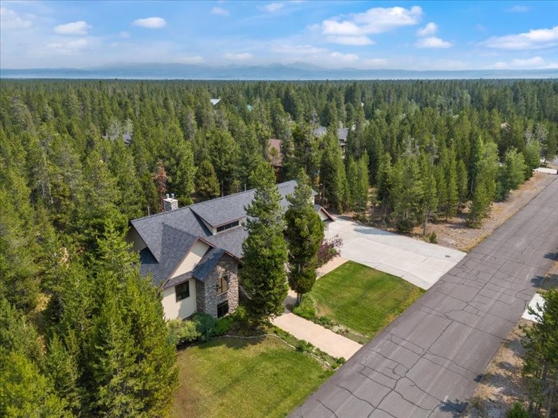 West Yellowstone, Montana 59758, United States, 6 Bedrooms Bedrooms, ,4 BathroomsBathrooms,Residential,Active,49804