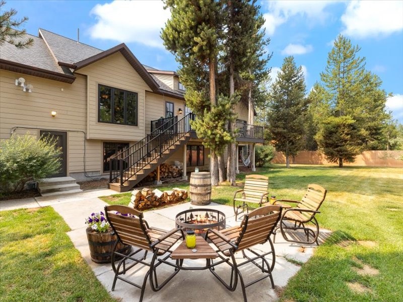 West Yellowstone, Montana 59758, United States, 6 Bedrooms Bedrooms, ,4 BathroomsBathrooms,Residential,Active,49804