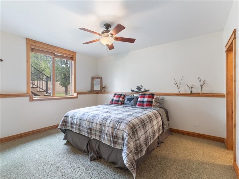 West Yellowstone, Montana 59758, United States, 6 Bedrooms Bedrooms, ,4 BathroomsBathrooms,Residential,Active,49804