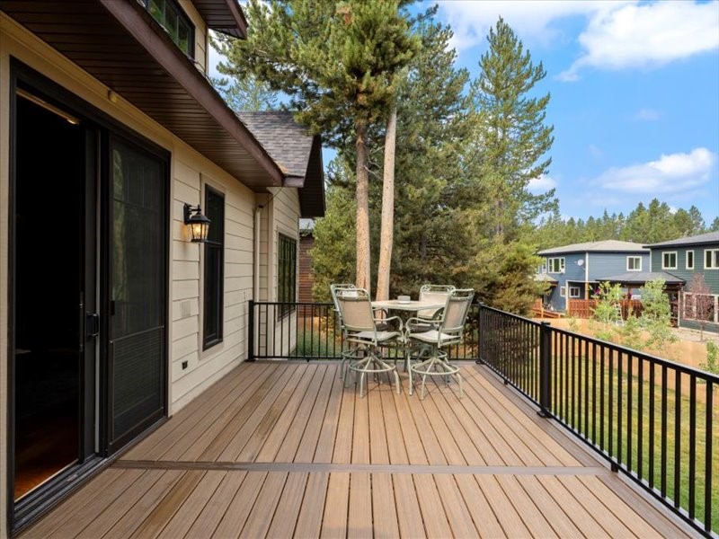 West Yellowstone, Montana 59758, United States, 6 Bedrooms Bedrooms, ,4 BathroomsBathrooms,Residential,Active,49804