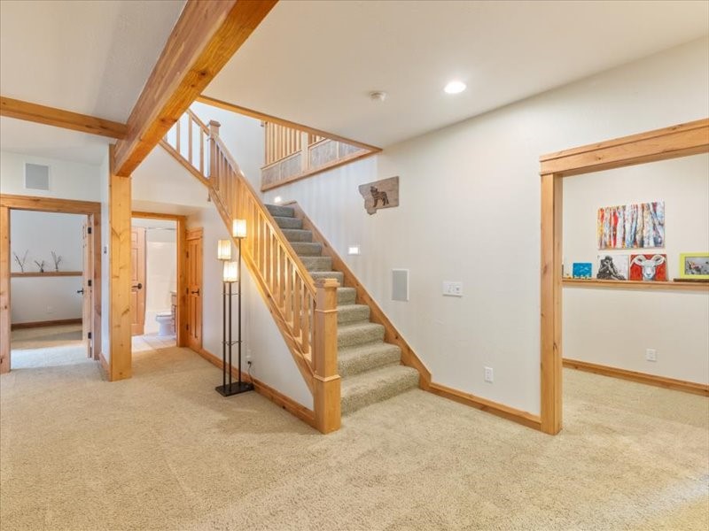 West Yellowstone, Montana 59758, United States, 6 Bedrooms Bedrooms, ,4 BathroomsBathrooms,Residential,Active,49804