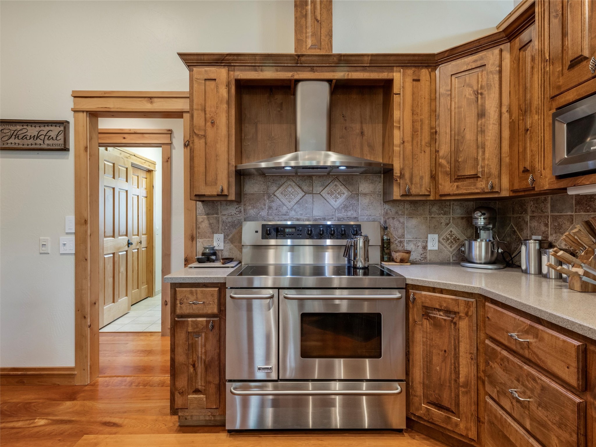 West Yellowstone, Montana 59758, United States, 6 Bedrooms Bedrooms, ,4 BathroomsBathrooms,Residential,Active,49804