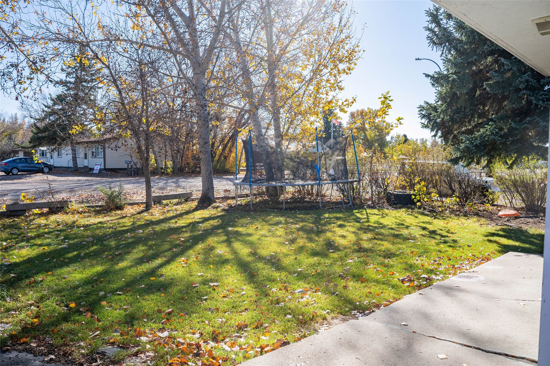 933 Oilfield Avenue