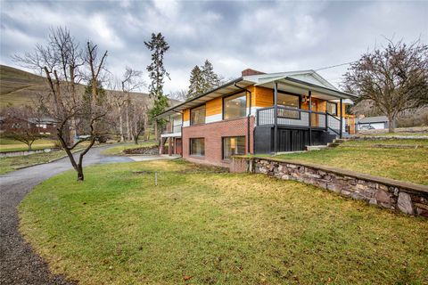 Tiny photo for 110 Hillcrest Loop, Missoula, MT 59803 (MLS # 30067773)