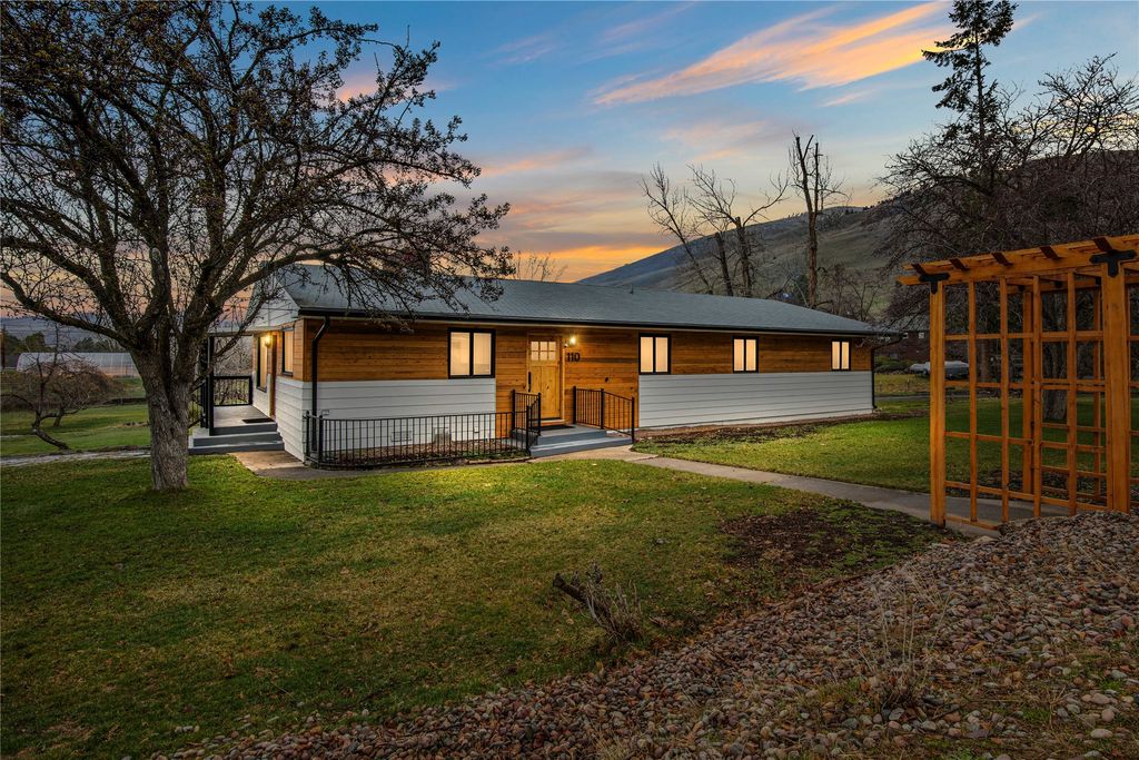 Photo of 110 Hillcrest Loop, Missoula, MT 59803 (MLS # 30067773)