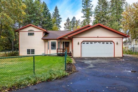 Photo of 1295 Tamarack Lane, Columbia Falls, MT 59912 (MLS # 30058339)