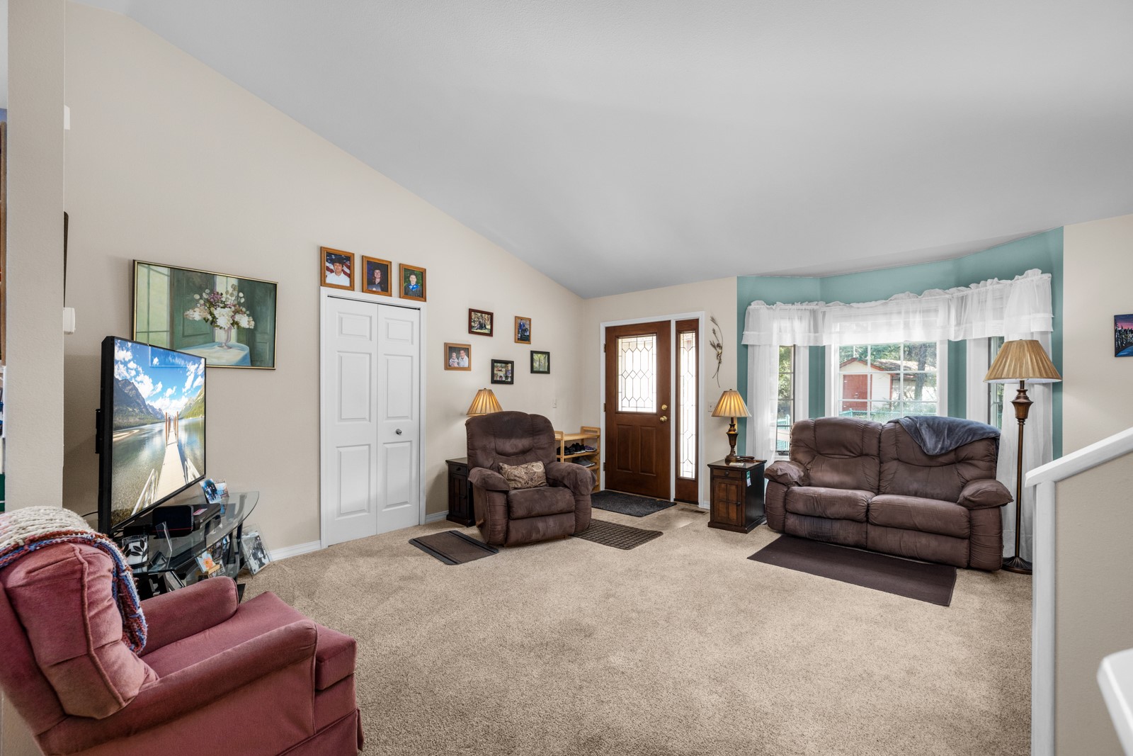 1295 Tamarack Lane