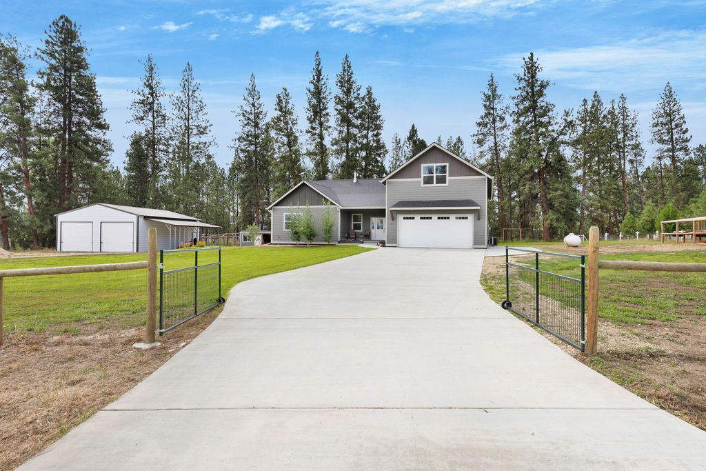Photo of 461 Sunrider Lane, Florence, MT 59833 (MLS # 30055483)