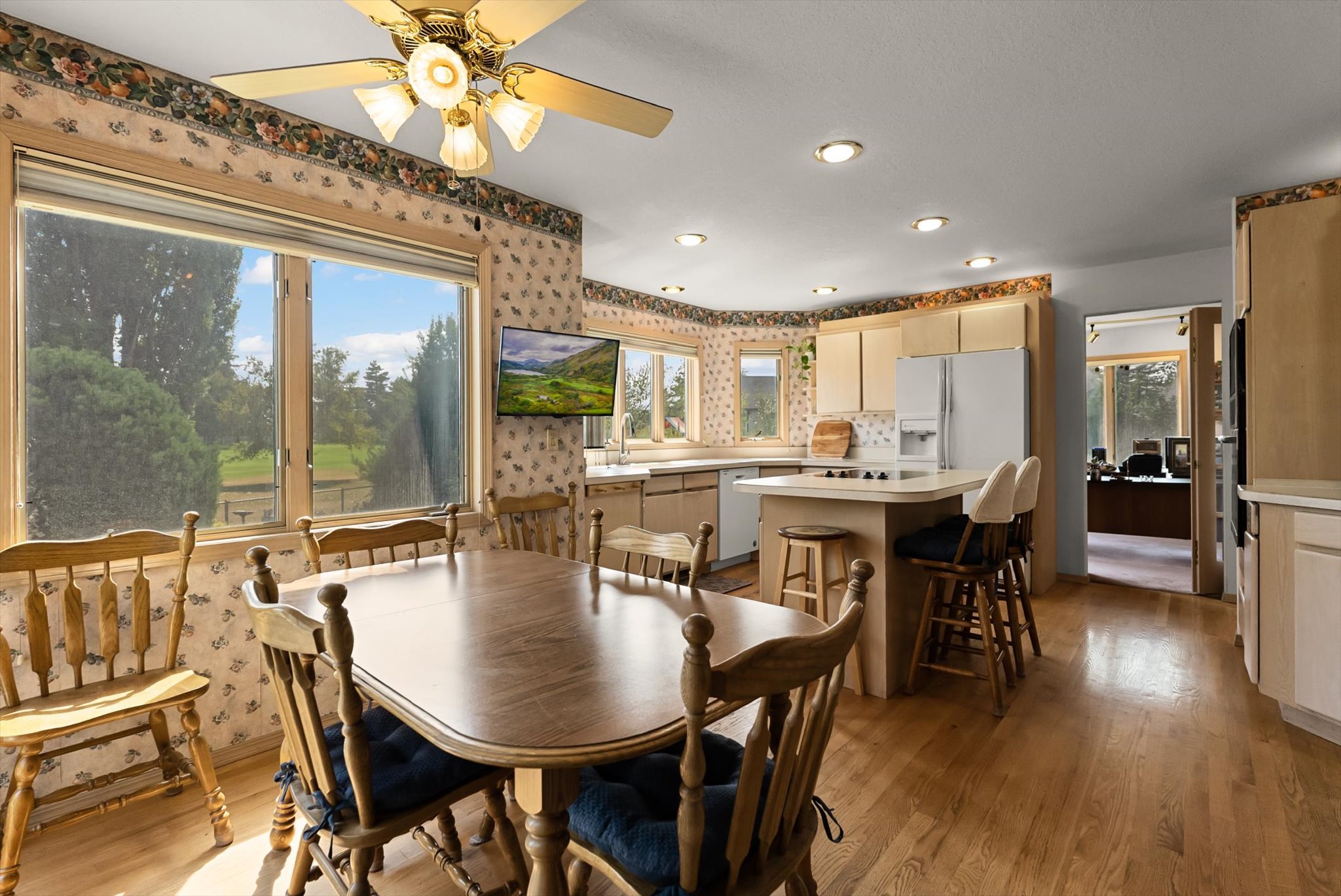 Kalispell, Montana, 59901, United States, 5 Bedrooms Bedrooms, ,4 BathroomsBathrooms,Residential,Active,2010184