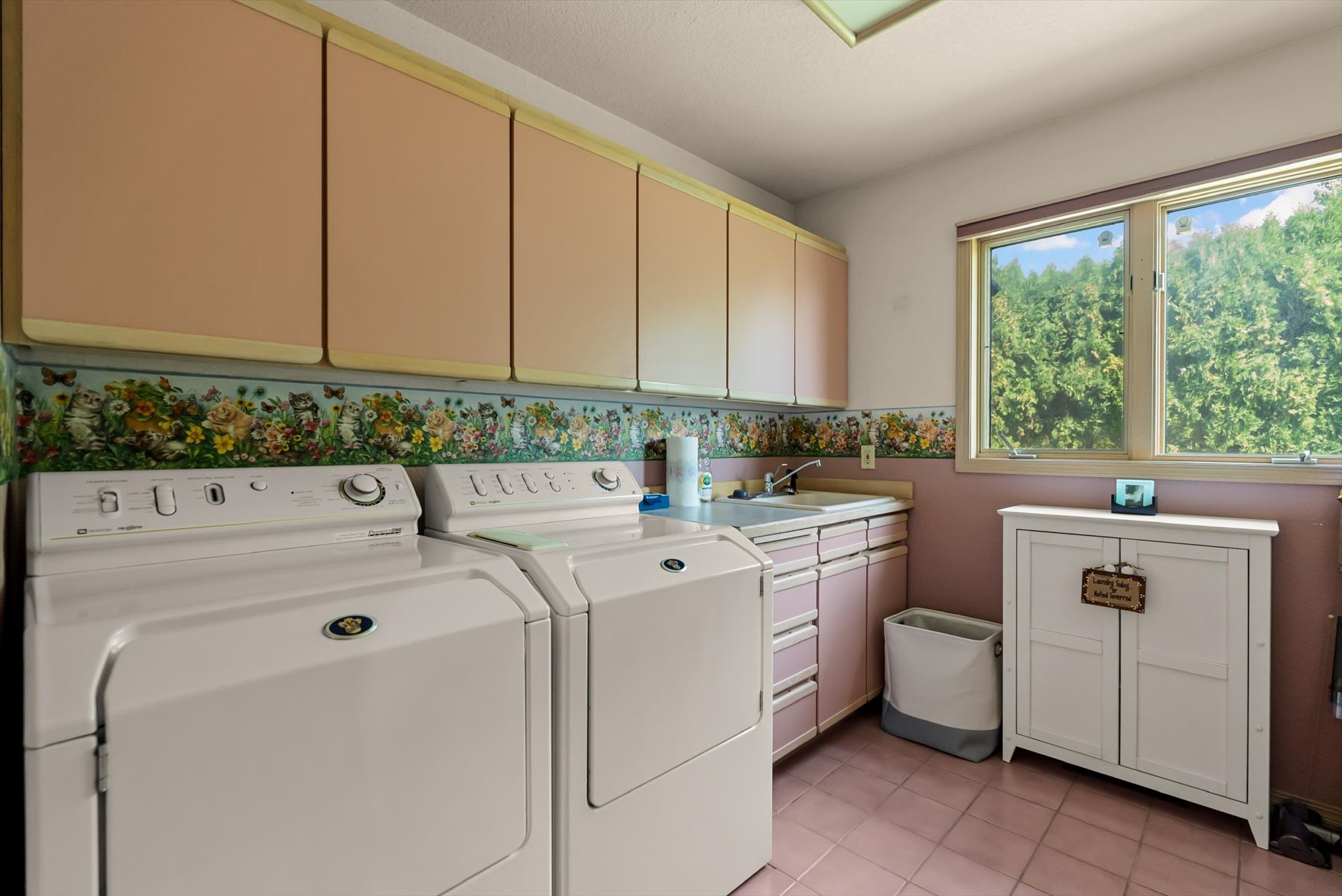Kalispell, Montana, 59901, United States, 5 Bedrooms Bedrooms, ,4 BathroomsBathrooms,Residential,Active,2010184
