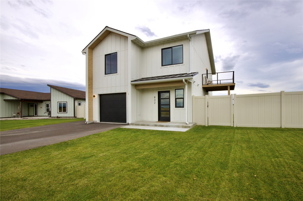 Photo of 832 Bearhat Mountain Road, Kalispell, MT 59901 (MLS # 30079226)