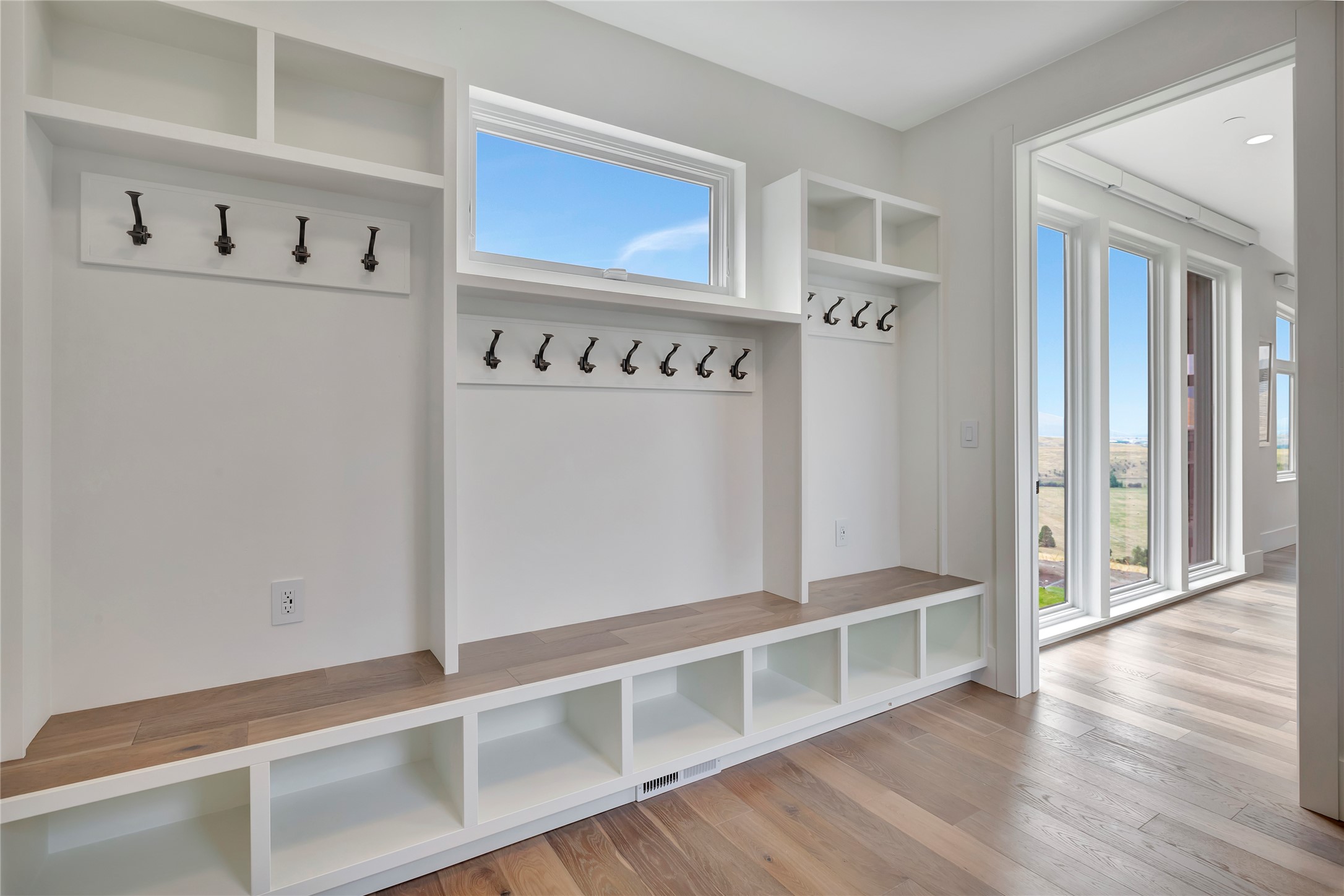 Missoula, Montana 59808, United States, 4 Bedrooms Bedrooms, ,5 BathroomsBathrooms,Residential,Active,164912