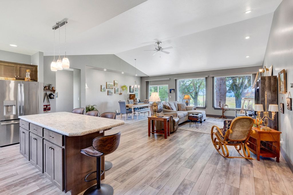 Photo of 1420 Summerdale Road, Corvallis, MT 59828 (MLS # 30054404)