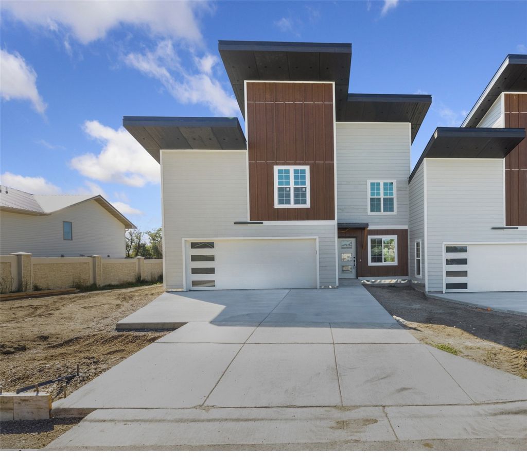 Photo of 2506/2508 Castle Pines Drive, Great Falls, MT 59405 (MLS # 30063778)