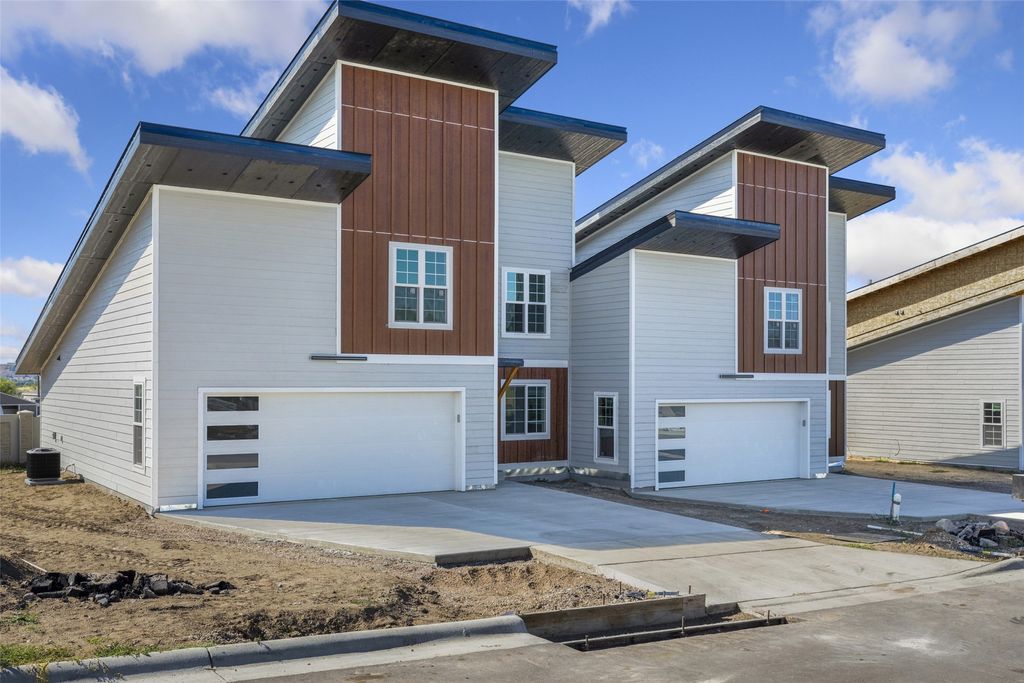 Photo of 2506/2508 Castle Pines Drive, Great Falls, MT 59405 (MLS # 30063778)